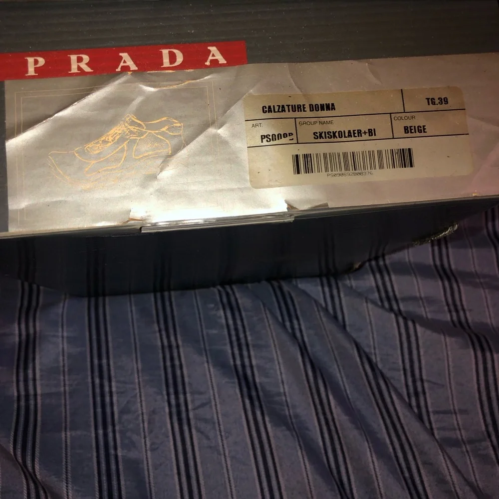 Prada Beige Shoe Box with Red Label SZ 9 slightly worn - Picture 5 of 5